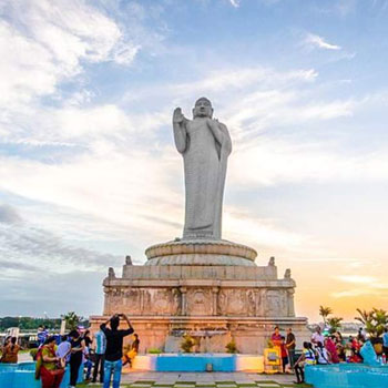 Hussain Sagar lake and the Buddha statue